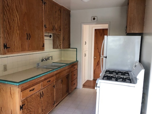 Building Photo - 834 12th St