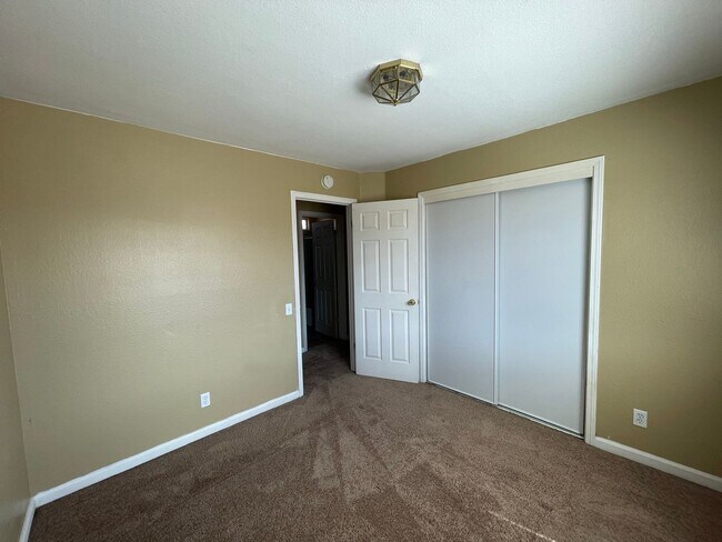 Building Photo - 3913 Carver Rd