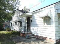 Building Photo - 2302 E 40th St