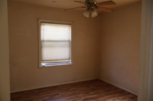 Building Photo - 2572-76 Van Buren Pl