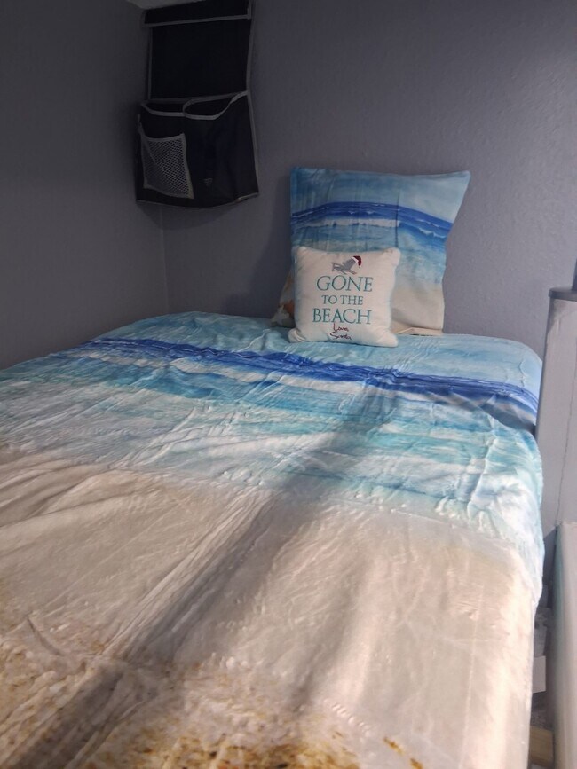 Building Photo - 11949 Termini-San Luis Pass Rd