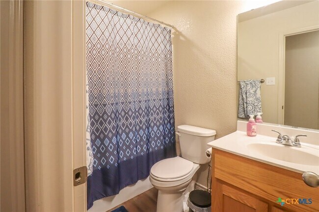 Building Photo - 1914 Castroville Trl