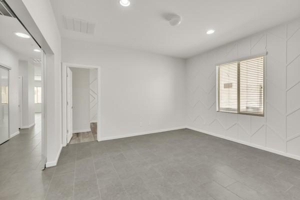 Building Photo - 1665 E Lafayette Ave