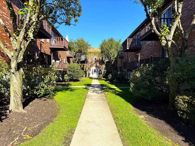 Building Photo - 44 Westgate Rd