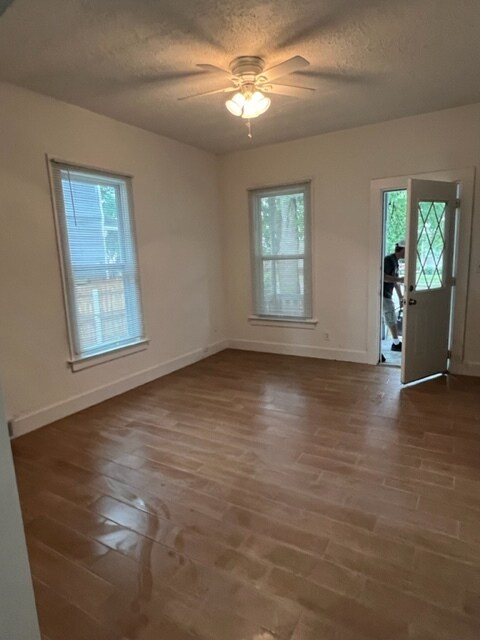 Building Photo - 142 Gallup St