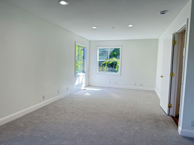 Building Photo - ? Elegant & Expansive Redwood City Home – ...