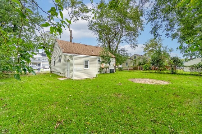 Building Photo - ADORABLE 3 BEDROOM 1 BATH RANCH HOUSE