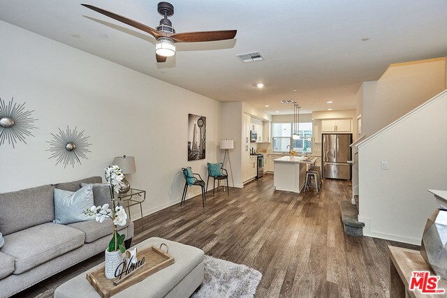 living space on second floor - 756 Colorado Cir