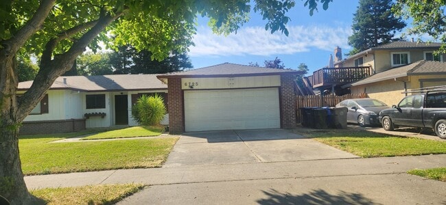 Building Photo - 3 Bedroom 2 Bathroom Home in Greenhaven