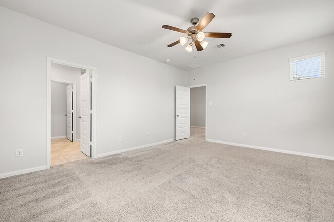 Building Photo - 9914 Brickhouse Dr
