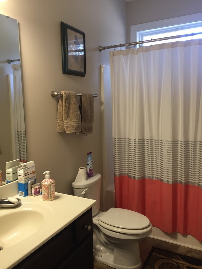 Building Photo - Home Available In White Oak Ridge - Travelers Rest Area