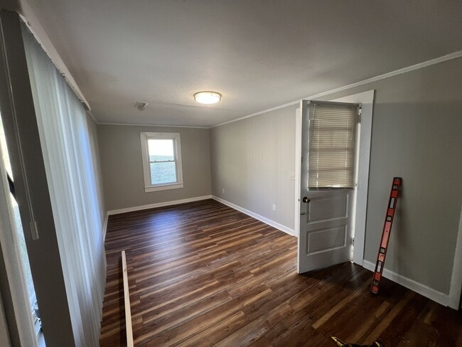 Building Photo - 128 Meadow Ln