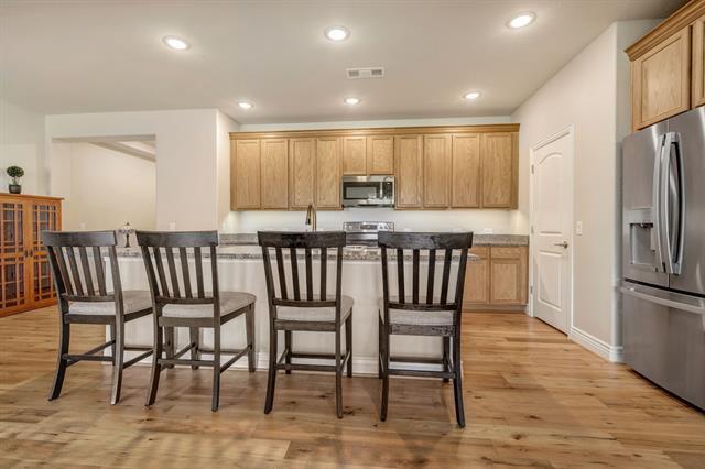 Building Photo - 9625 Heartwood Dr