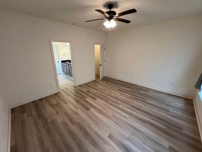 Building Photo - Trendy, 3 bedroom, 2 bath home in coveted Kenilworth Crossing Community near LSU