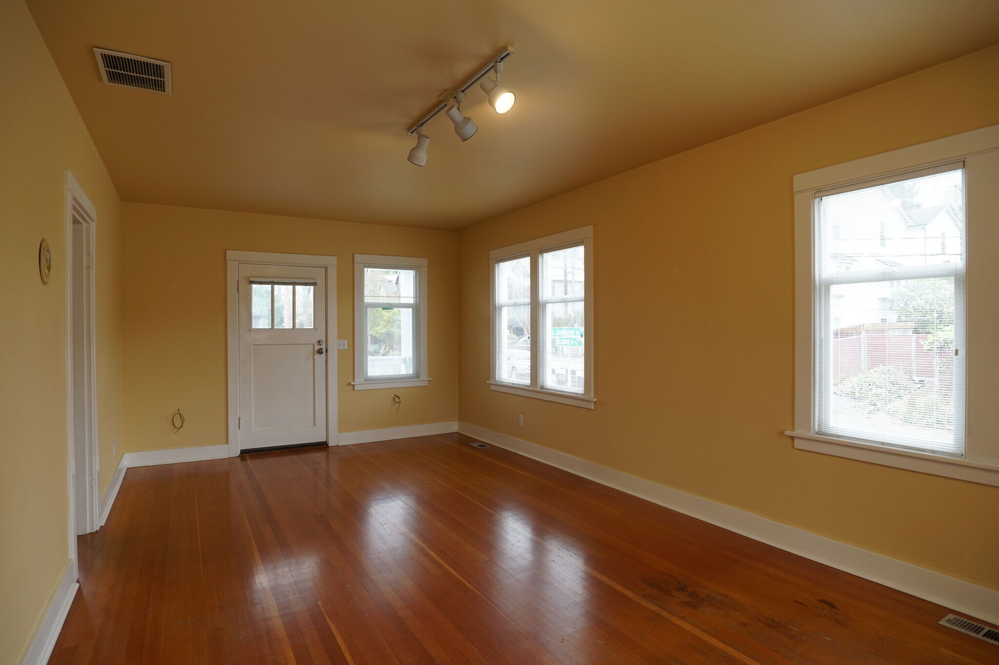 Building Photo - 2731 S Judkins St