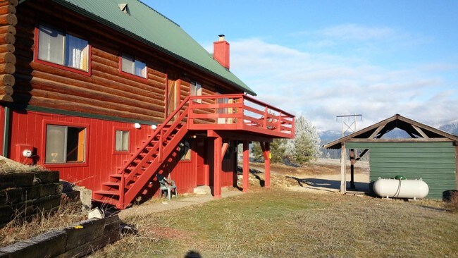Building Photo - 465 Blackthorne Rd