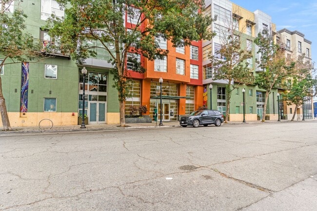 Building Photo - 585 9th St