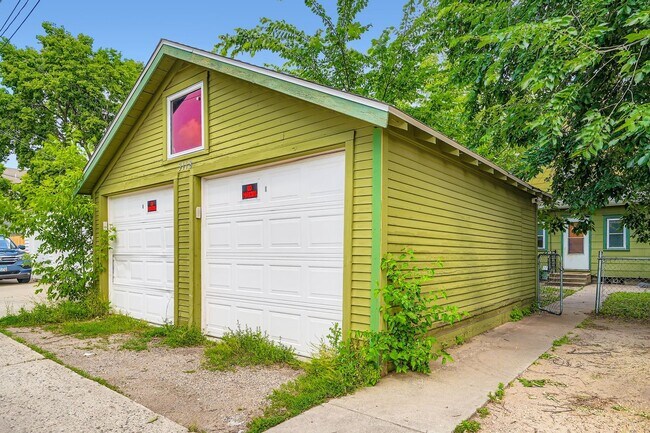 Building Photo - 3118 Pleasant Ave