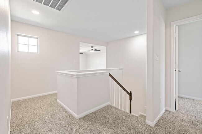 Building Photo - 9006 Sasson Blvd