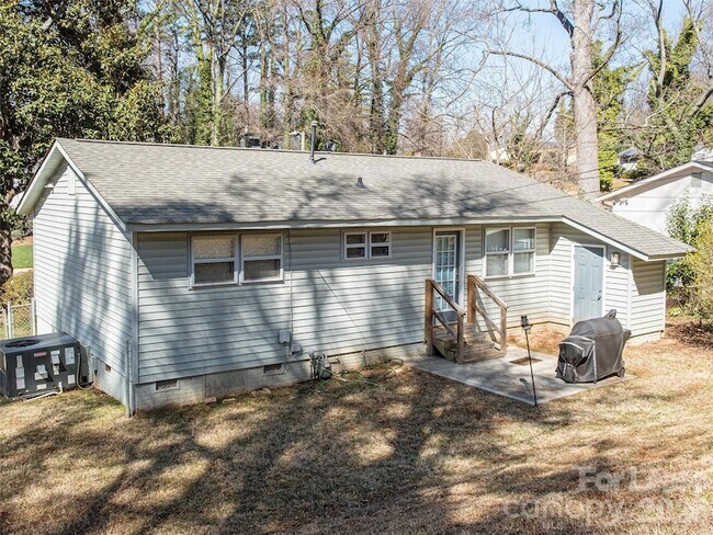 Building Photo - 2515 Thornton Rd