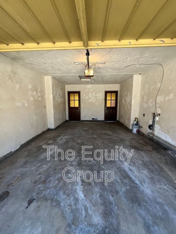 Building Photo - 3513 W Colonial Ave