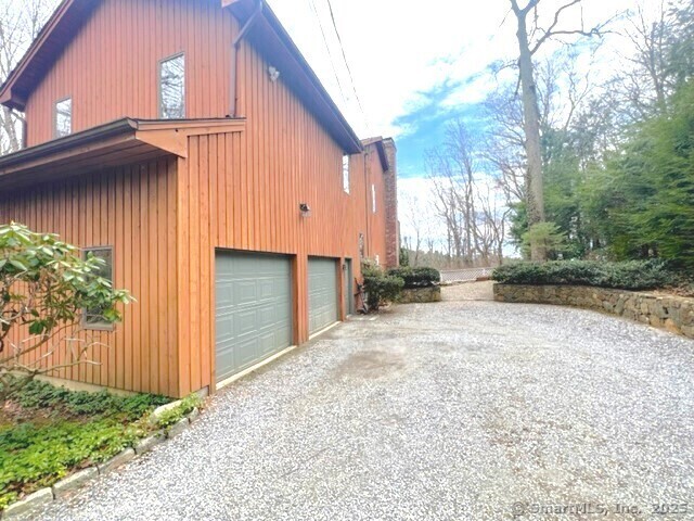 Building Photo - 350 Beaver Dam Access Rd