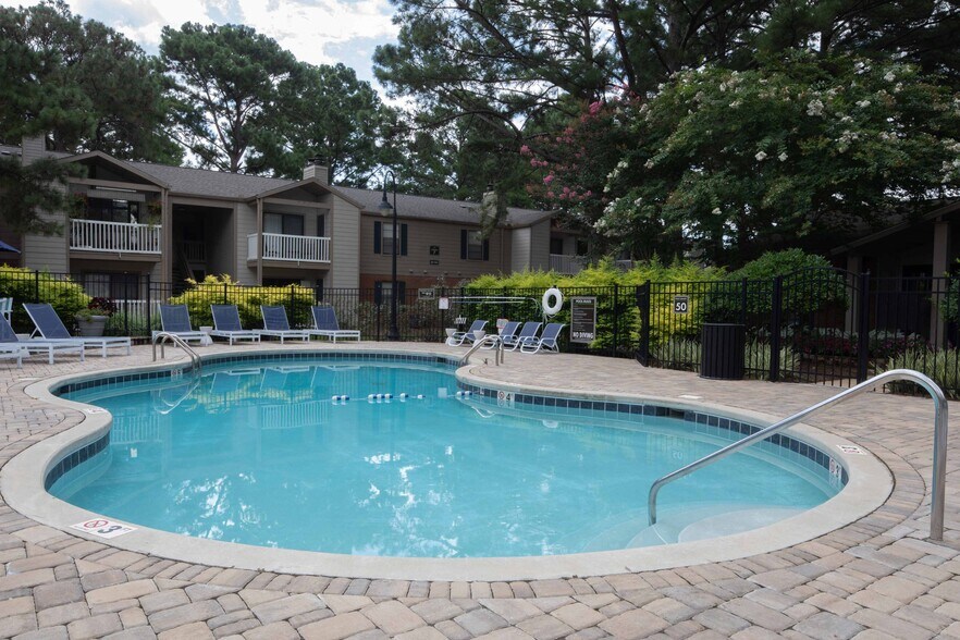 Ashford Place 6075 Grelot Rd Mobile AL 36609 Apartment Finder