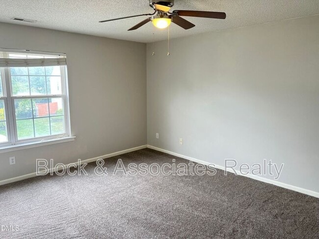 Building Photo - 5013 Marathon Ln