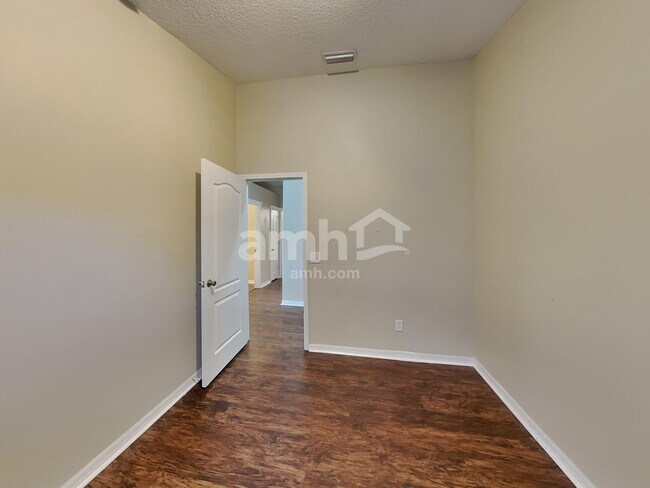 Building Photo - 5831 Wrenwater Dr