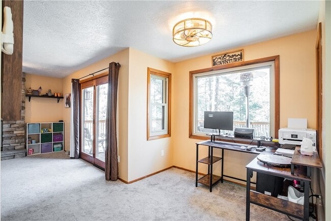 Building Photo - 126 Green Forest Dr
