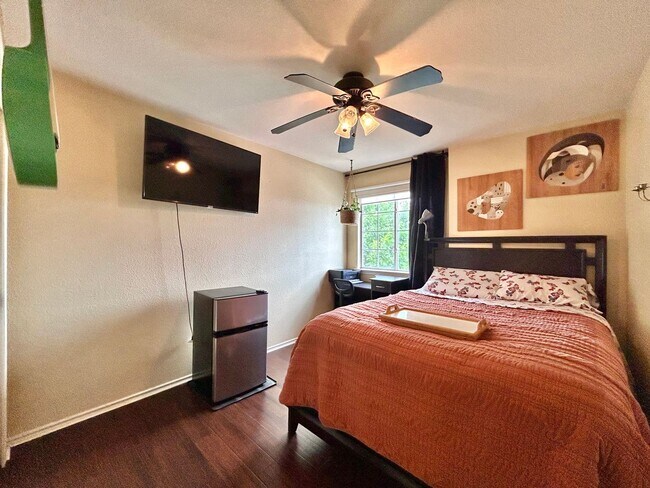 Building Photo - 14801 Falling Stone Ln