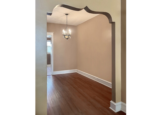 Dining Room Entryway - 1131 E Oxford St