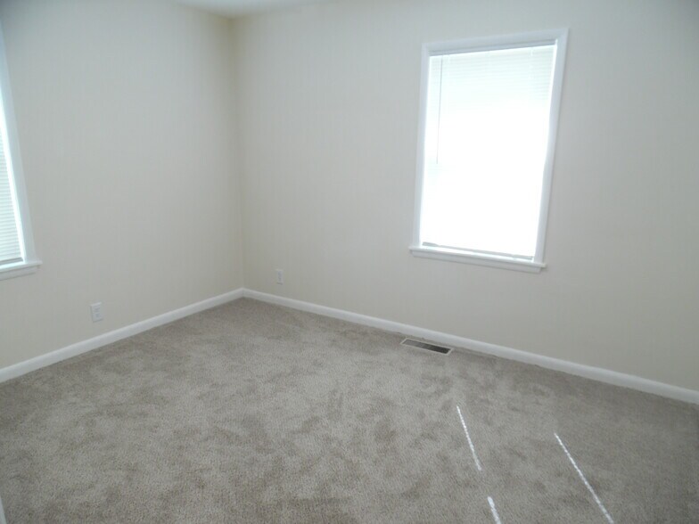 Building Photo - 1573 Biscayne Dr