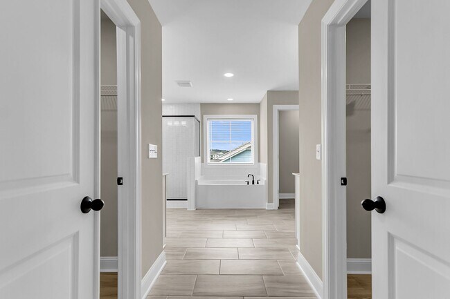 Building Photo - Spacious 5BR/4.5BA Home in Foxbank Plantation | Built 2023 | Gourmet Kitchen & Screened Porch