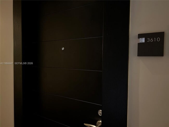 Building Photo - 200 Biscayne Blvd Way