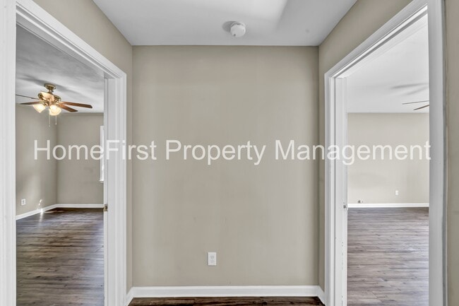 Building Photo - 105 Meadowlark Dr