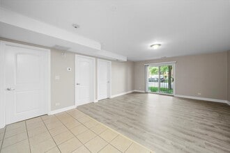 Building Photo - 3423 Ridgeland-101