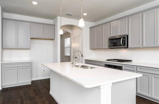 Building Photo - 3010 Teak Dr