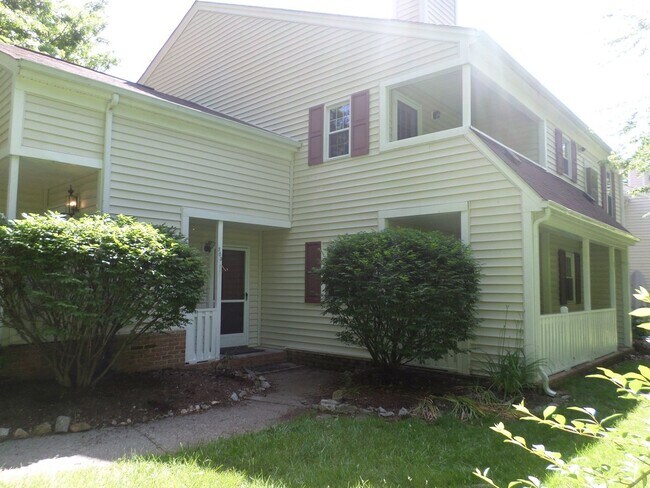Building Photo - 203 Chowning Pl