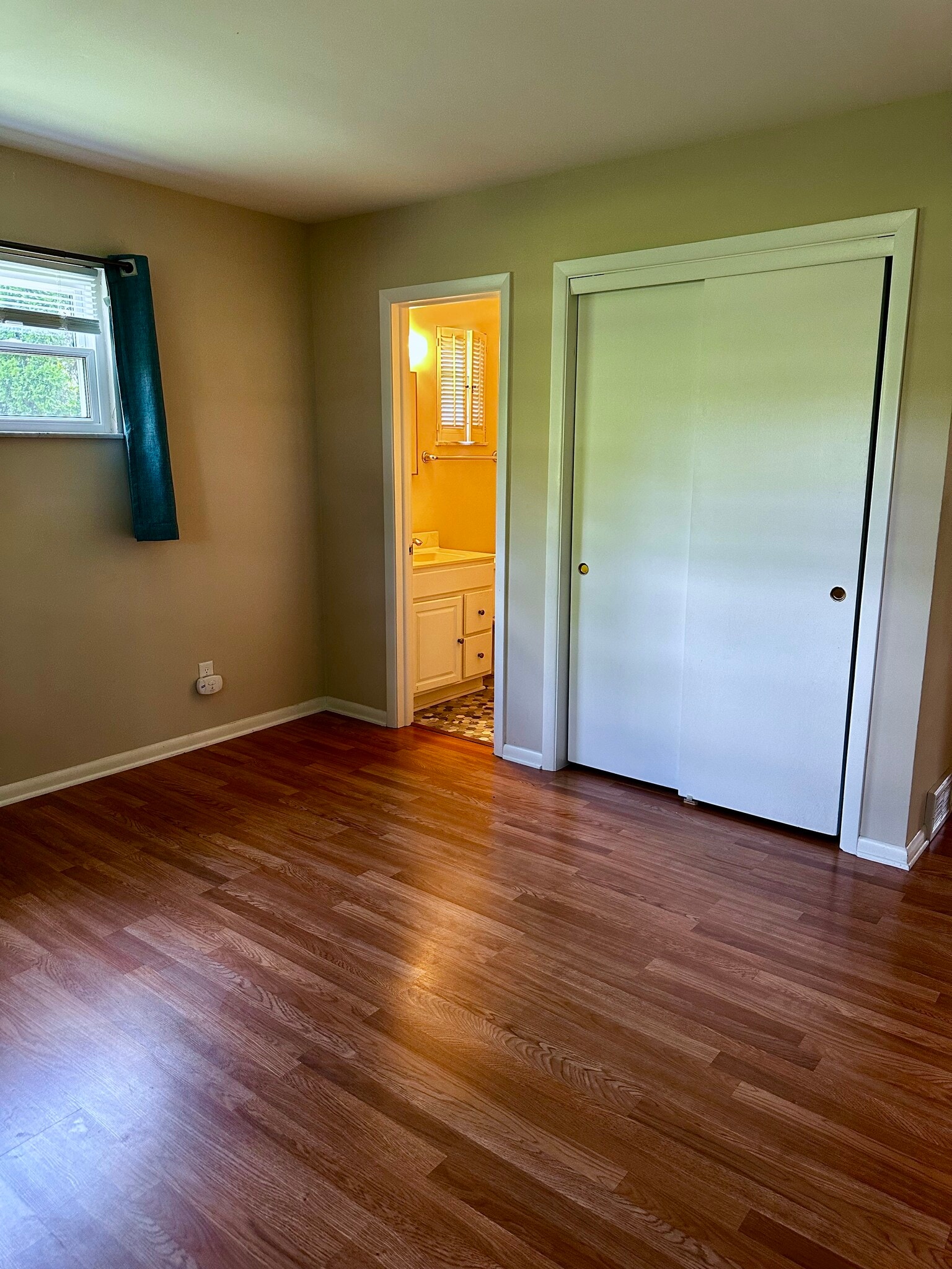 Building Photo - 2671 Montcalm Rd