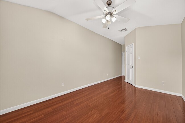 Building Photo - 3223 Legends Creek Dr