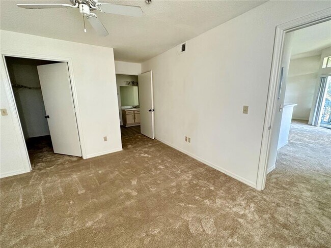 Building Photo - 7210 Westpointe Blvd