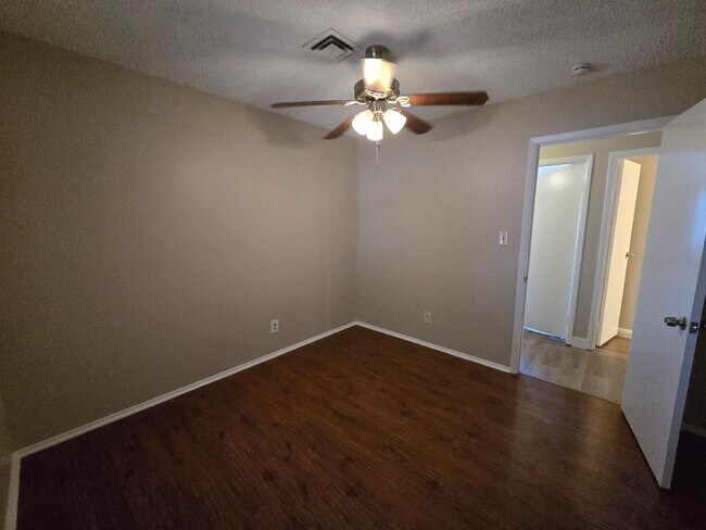 Building Photo - A Fabulous 4 Bedroom Single Story Home in East Las Vegas