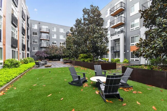 Building Photo - 145 Riverhaven Dr