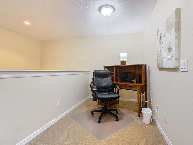 Building Photo - 846 Orista Dr