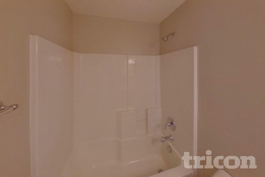 Building Photo - 6429 Sunnywood Dr