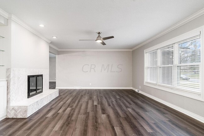 Building Photo - 2850 Pickwick Dr