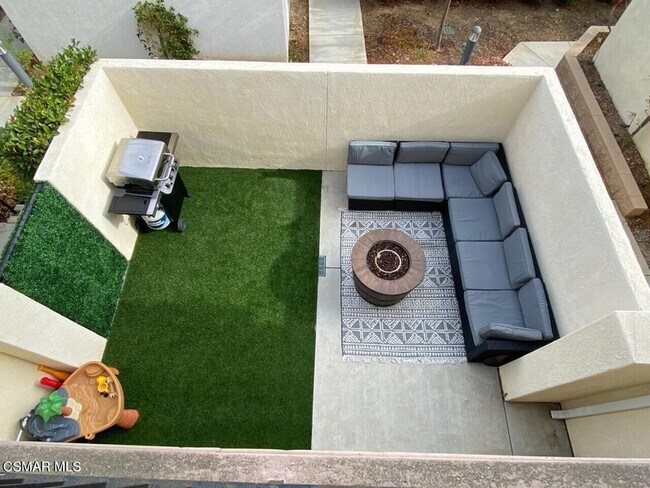 Building Photo - 32 Secret Hollow Ln