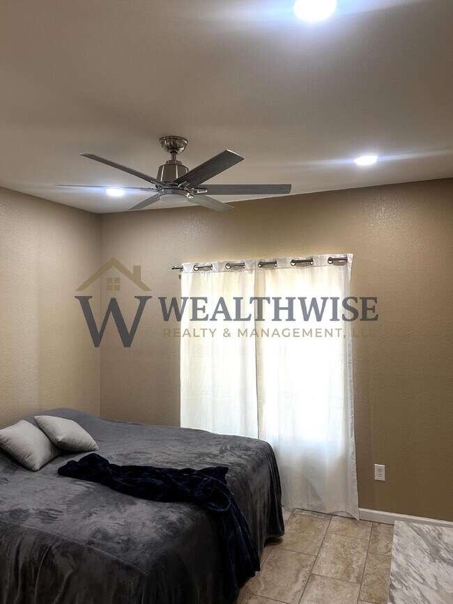 Building Photo - Luxurious 2 Bedroom 2 Bath Home for Rent in Sun City, Oro Valley 14286 N Wisteria Way, Oro Valley...