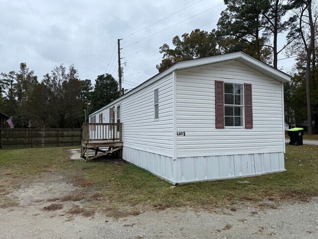 Primary Photo - 3 bedroom, 2 bath Mobile Home